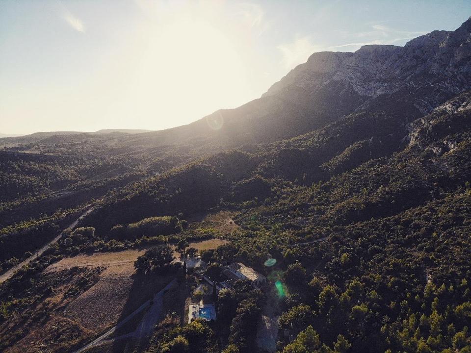 Le Relais De Saint De Ser Puyloubier Esterno foto